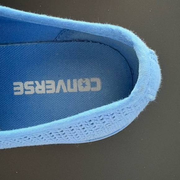 Converse Chuck Taylor Dainty
Low Malt Blue Sneakers 1990s
Women's Size 7
So Cute - Picture 8 of 9